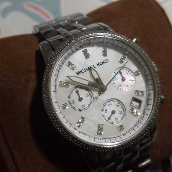 Michael Kors Watch Silver - Picture 3 of 5